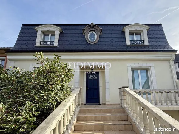 Maison 7 pièces 200 m²