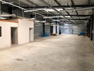 Local d'activité 528 m²