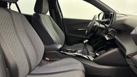 Peugeot 2008 1.2 PureTech 100ch S&S Allure — photo 15
