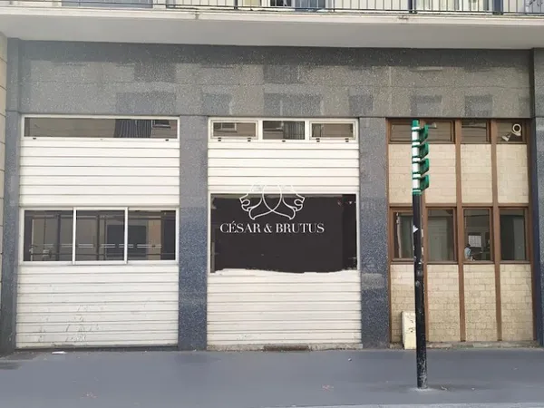 Local 82 m²