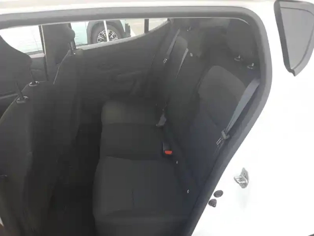 Dacia Sandero sce 65 — photo 16