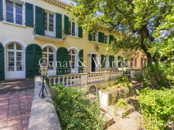 TOULON CAP BRUN BASTIDE D'EPOQUE SUR SON JARDIN MEDITERRANEEN AV