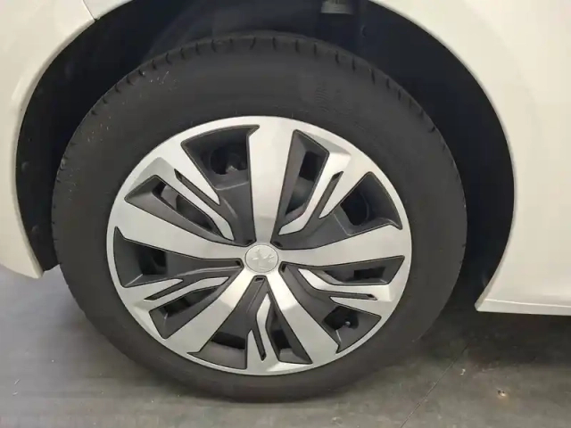 Peugeot 208 puretech 100 s&amp;s bvm6 — photo 15