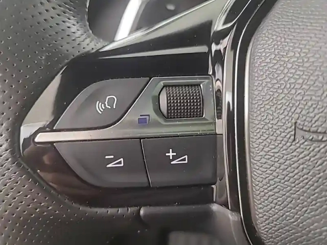 Peugeot 2008 puretech 130 s&amp;s eat8 — photo 27