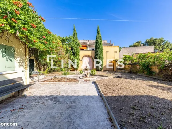 Bureaux, garage 303 m² Aix-en-Provence