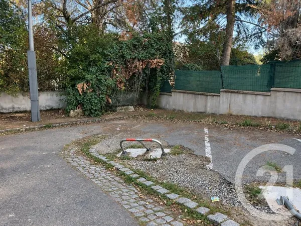 Garage/Parking