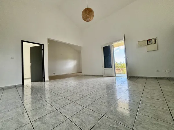 VILLA T4 SAINT MARIE la Convenance