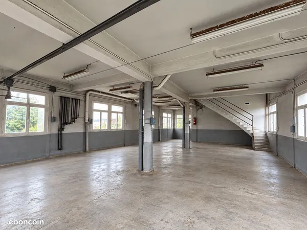 LOCAL 200 m² - ATELIER, STOCKAGE, MENUISERIE... AVEC PARKING- SAINT-DIÉ-DES-VOSGES
