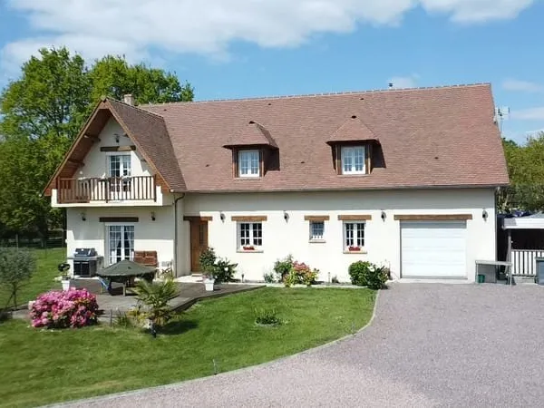 Maison de 154 m2, 7 pièces DONT 5 chambres