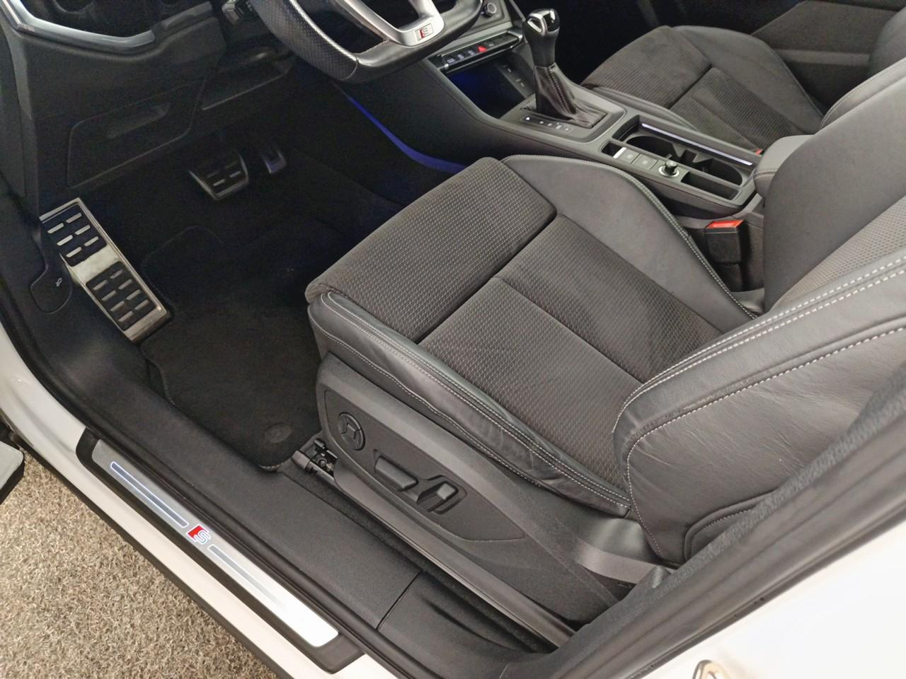 Audi Q3 sportback 35 tfsi 150 ch s tronic 7 s edition — photo 23