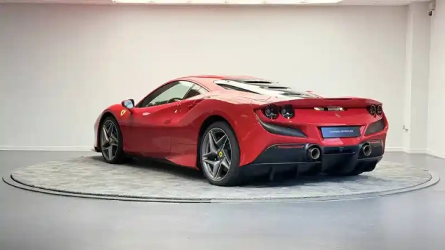 Ferrari F8 tributo 3.9  v8 biturbo 720ch — photo 41