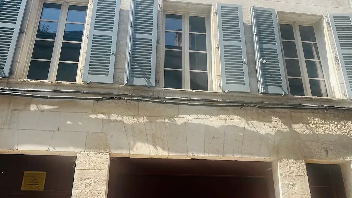 Photo 1