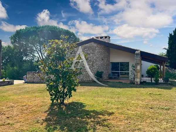 Maison 9 pièces 200 m²