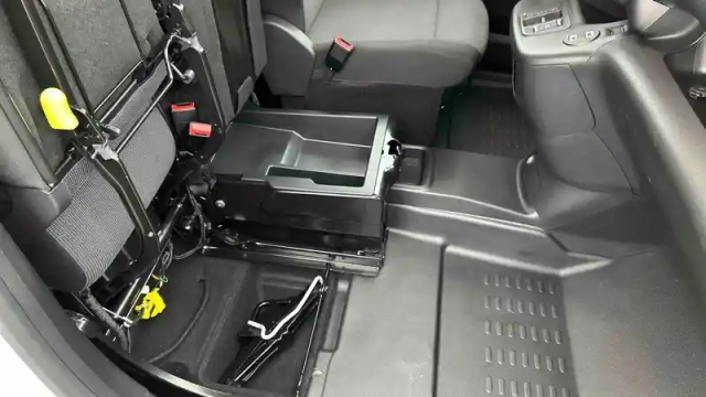 Peugeot Partner fourgon m 650 kg bluehdi 130 s&amp;s eat8 — photo 28