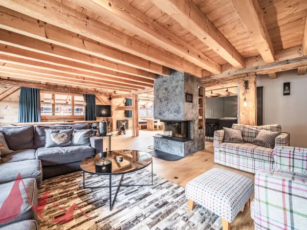 Magnifique ferme rénovée de sept chambres au coeur de Morzine