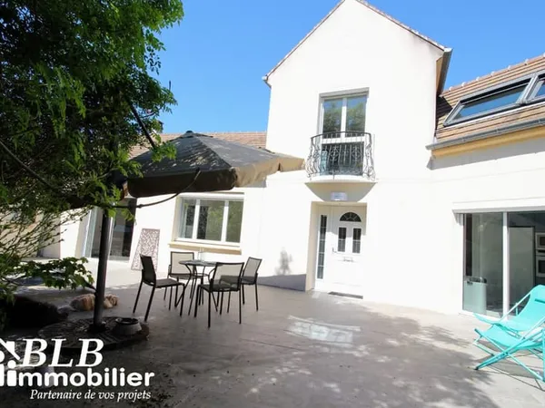 78320 LE MESNIL SAINT DENIS spacieuse maison 190m2