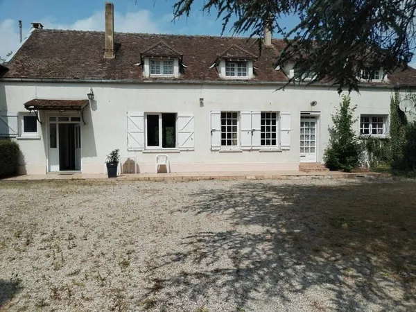 MAISON FAMILIALE 8 PIÈCES, 5 CHAMBRES, DÉPENDANCES, TERRAIN