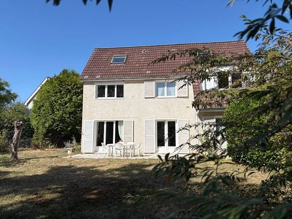 Villa 8 pièces 150 m²