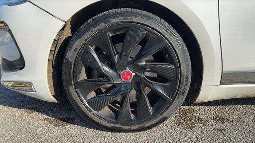 DS DS5 2.0 BlueHDi 180 EAT6 - Performance Line – 2018 – 181500 km – Diesel – Boîte Automatique — photo 13
