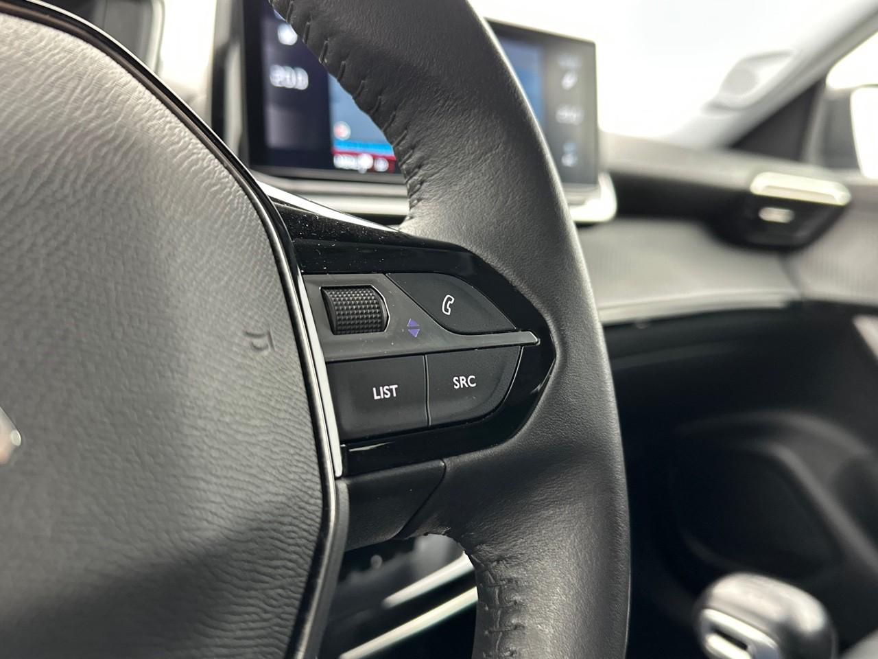 Peugeot 2008 puretech 130 s&s bvm6 allure pack — photo 18