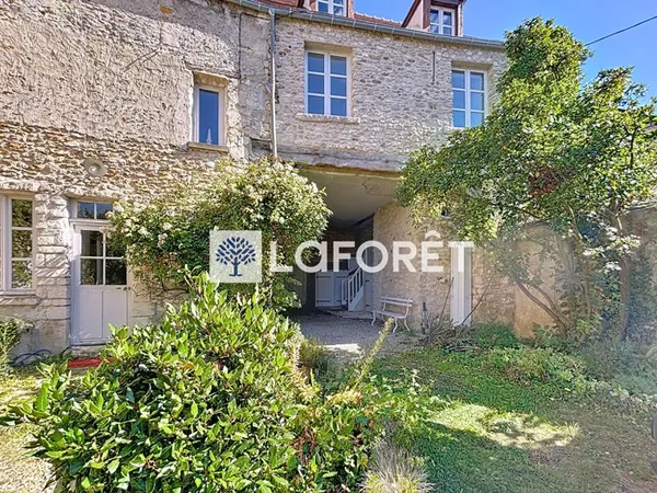 Maison 9 pièces 627 m²