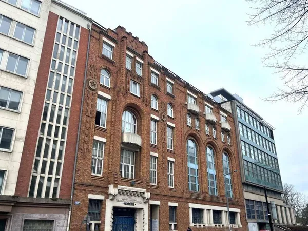 Bureaux 1472 m²