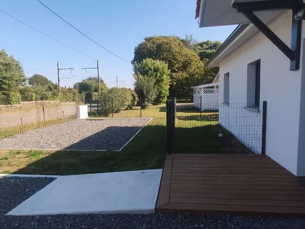 Local professionnel 94 m² - Idéal MAM / Profession Libérale - Jardin 470 m² & Clim