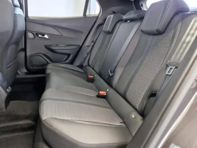 Peugeot 2008 1.2 puretech 130ch s&amp;s allure — photo 13