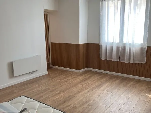 T2 meublé rénové 50 m² - Centre Mirebeau - 450,00 CC