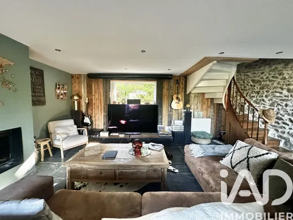 Maison 13 pièces 275 m²