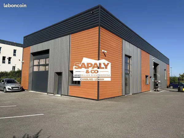 Local 531 m² Saint-Cergues