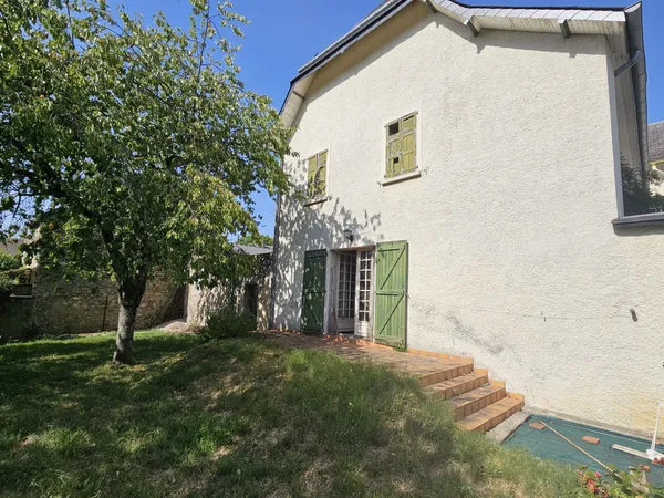 MAISON DE VILLAGE ASTE AVEC ANNEXES