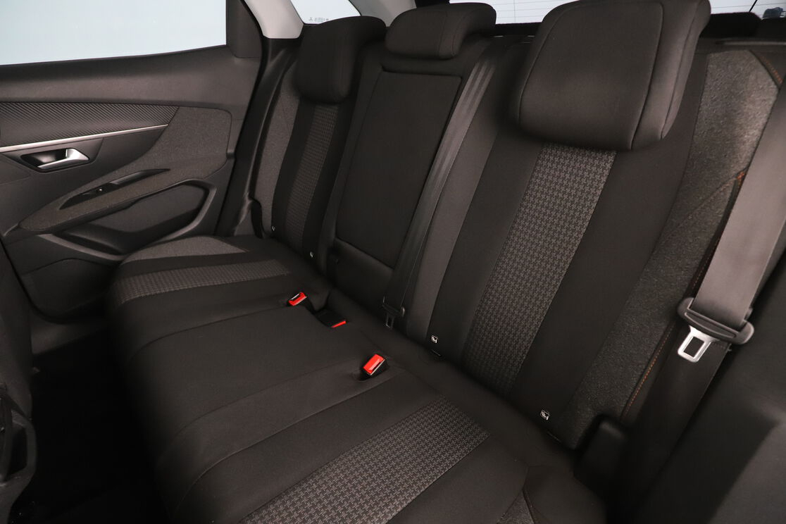 Peugeot 3008 1.2 PureTech Active — photo 13