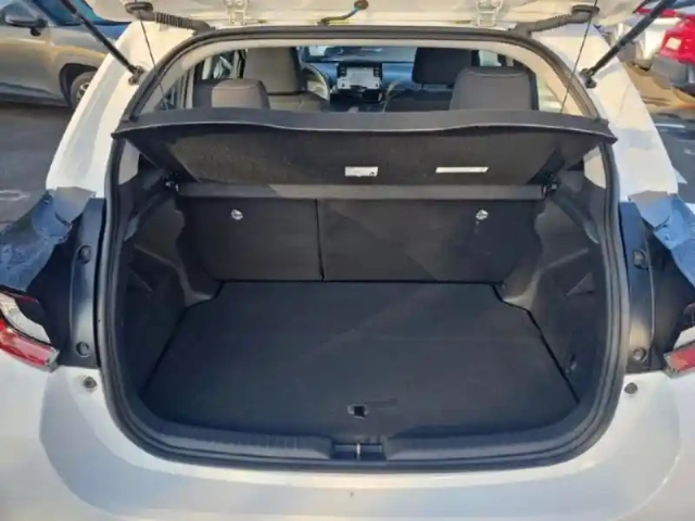 Toyota Yaris 116h dynamic 5p my22 — photo 6