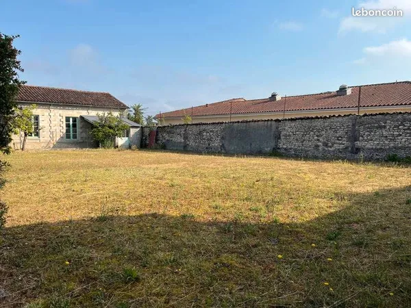 Terrain 645 m² Cognac