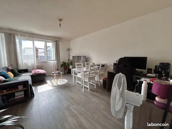 Bel Appartement F2 avec Parking & Cave - Évreux Centre - 710 CC