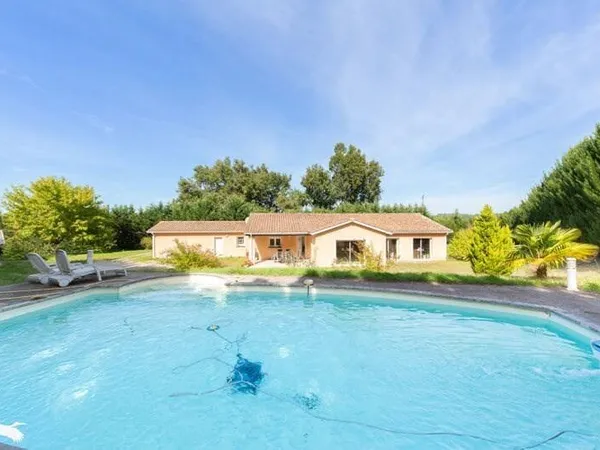 Maison de plain-pied 5 pièces 153 m²