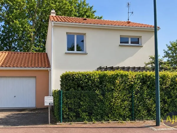 CHALLANS - Maison 3 chambres