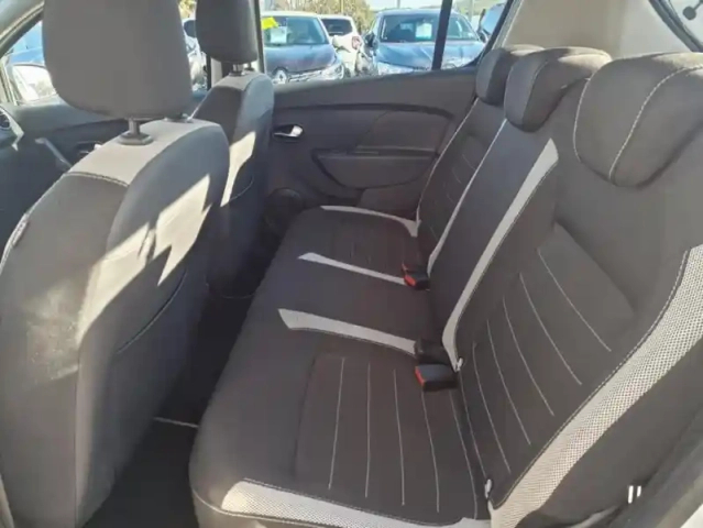 Dacia Sandero stepway blue dci 95 — photo 14
