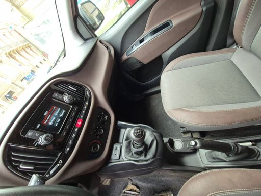 Fiat Doblo 1.6 MultiJet 120 - Trekking – 2017 – 152113 km – Diesel – Boîte Manuelle — photo 5