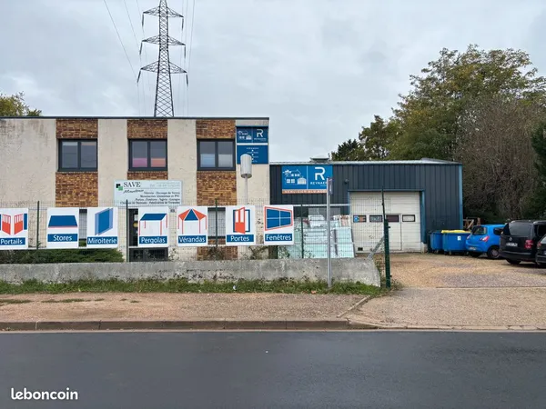 Location bureaux et local industriel