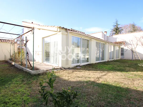 AVIGNON : maison F7 à vendre