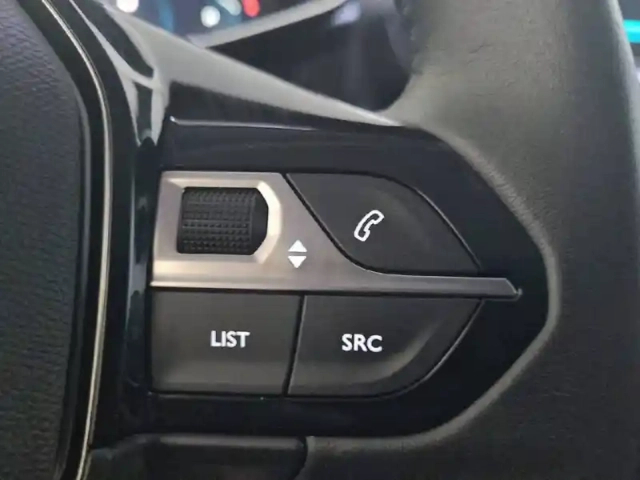 Peugeot 208 electrique 50 kwh 136ch — photo 29