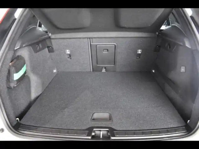 Volvo Xc40 t5 recharge 180 + 82ch business dct 7 — photo 6