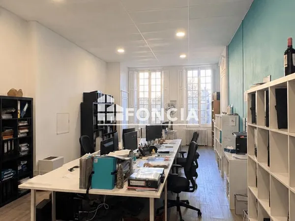 Bureau 168 m²