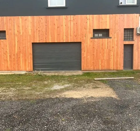 Local d’activité et entrepôt Location Peynier 107m² 1284€