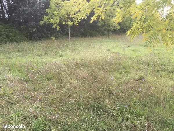 Terrain 700 m² Tresques