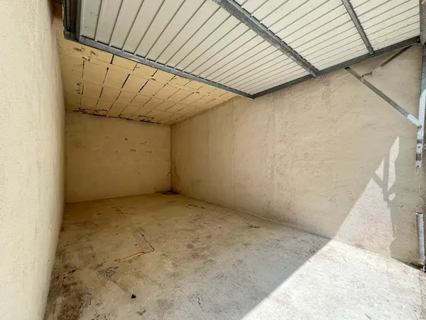Parking 12 m²