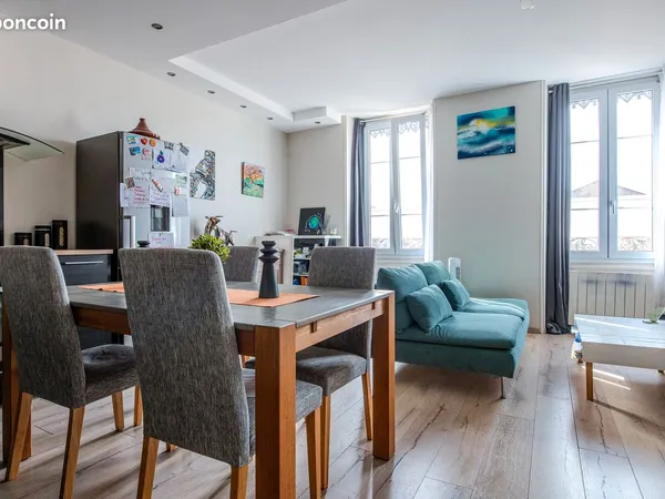 T2 47 m² sans vis-à-vis et belle hauteur sous plafond