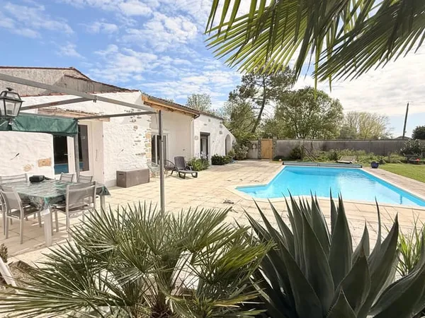 Maison 5 pièces 216 m²
